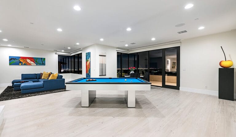 Where do celebrities live in Las Vegas?