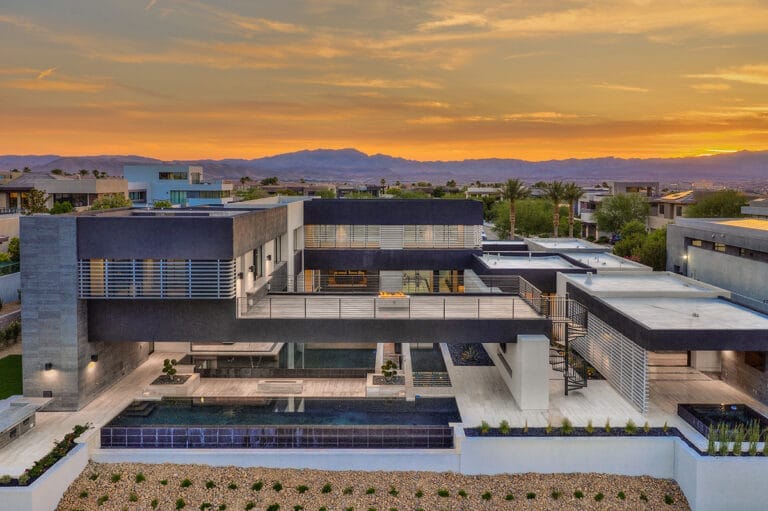 Where are the Mansions in Las Vegas?