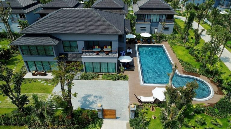 Integrating Health and Wellness Features into Luxury Home Designs
