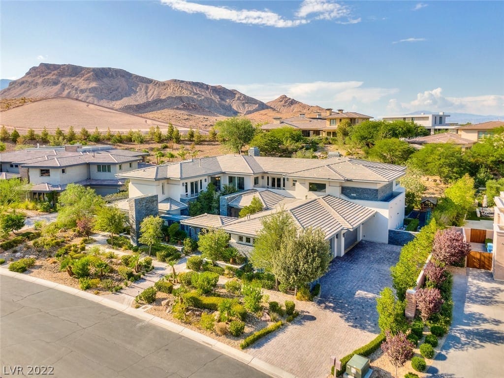 28 Quiet Moon Lane Las Vegas, NV 89135